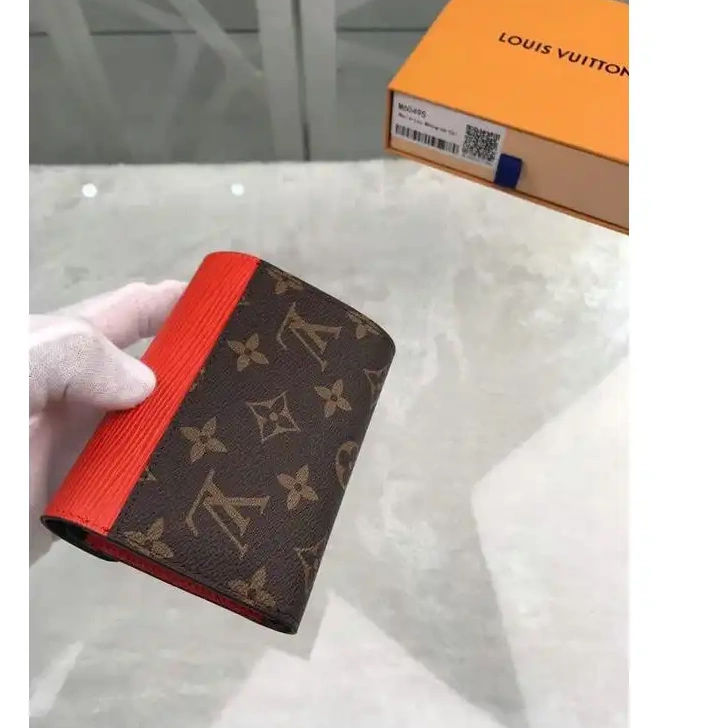 LV 19T1L0148 Bags 0609